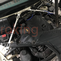 Độ thanh giằng khoang máy Mercedes W205 chính hãng Ultra Racing