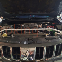 Thanh giằng khoang máy Mitsubishi Triton chính hãng Ultra Racing