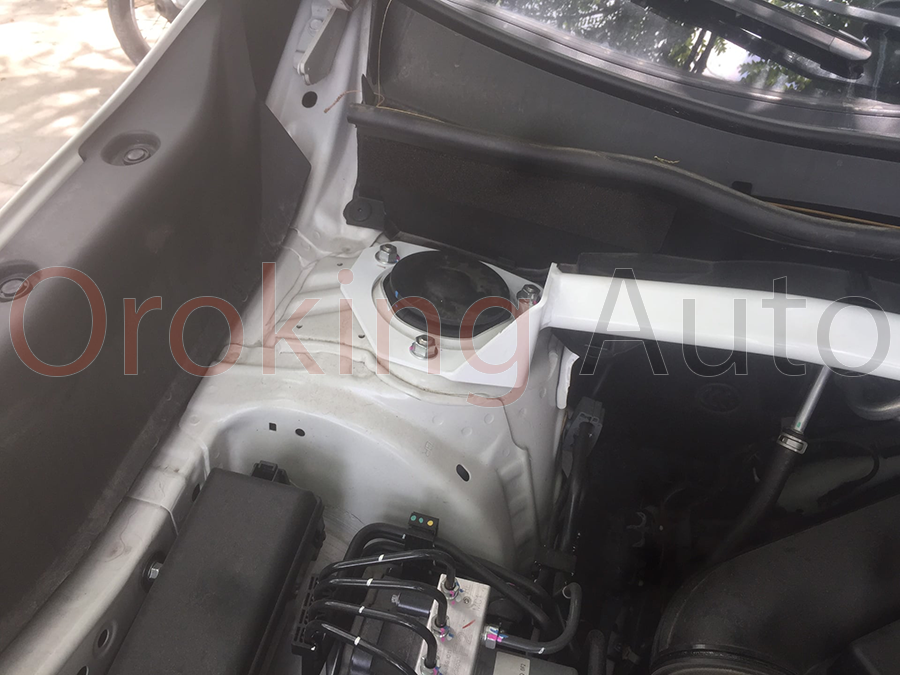 thanh-giang-khoang-may-subaru-forester-chinh-hang-ultra-racing (7)