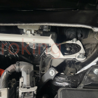 Độ thanh giằng khoang máy Toyota Alphard chính hãng Ultra Racing