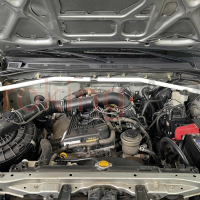 Thanh giằng khoang máy Toyota Fortuner chính hãng Ultra Racing