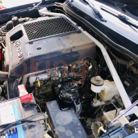 Thanh giằng khoang máy Toyota Hilux chính hãng Ultra Racing