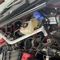 Độ thanh giằng khoang máy Toyota Innova chính hãng Ultra Racing