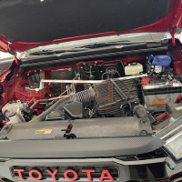 Thanh giằng khoang máy Toyota Innova chính hãng Ultra Racing