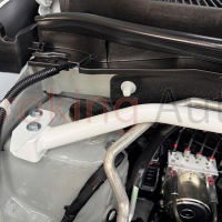 Độ thanh giằng khoang máy Toyota Yaris chính hãng Ultra Racing