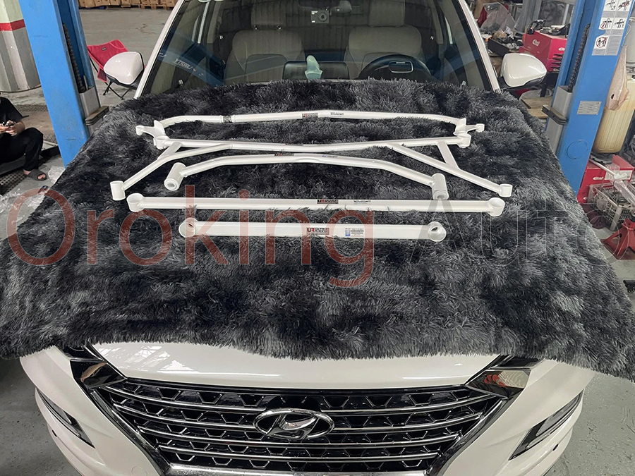 Thanh giằng sau đuôi xe Hyundai Tucson chính hãng Ultra Racing thiết kế chính xác theo xe