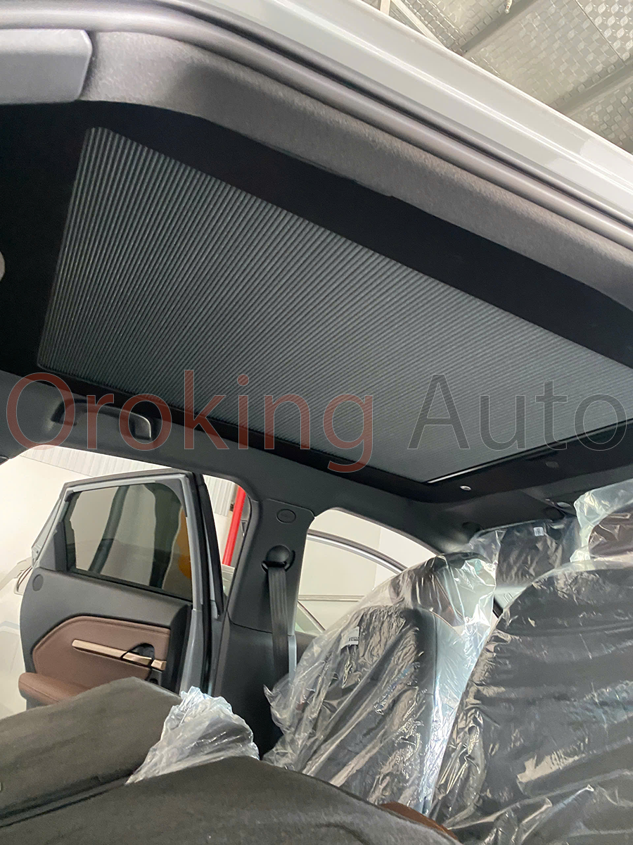 Lắp đặt rèm cửa sổ trời Vinfast VF6 bản Mỹ màu xám tại OroKing Auto