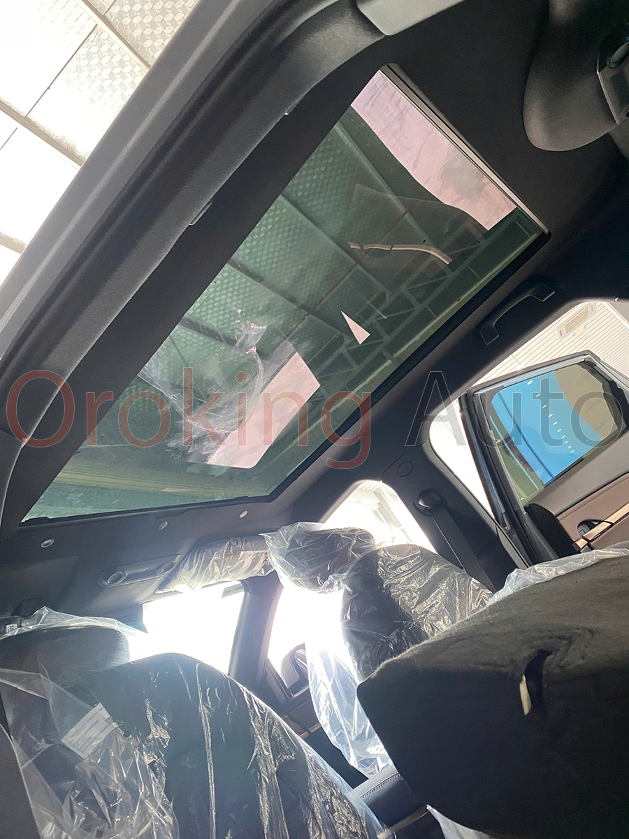 Rèm cửa sổ trời Vinfast VF6 bản Mỹ màu xám giúp che nắng, giảm nhiệt độ trong xe