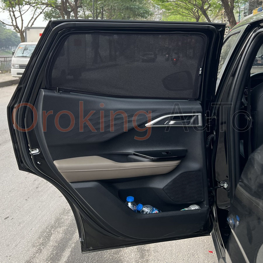 Khả Năng Chống Nóng Tuyệt Vời Của Rèm Che Nắng Mitsubishi Destinator Nam Châm